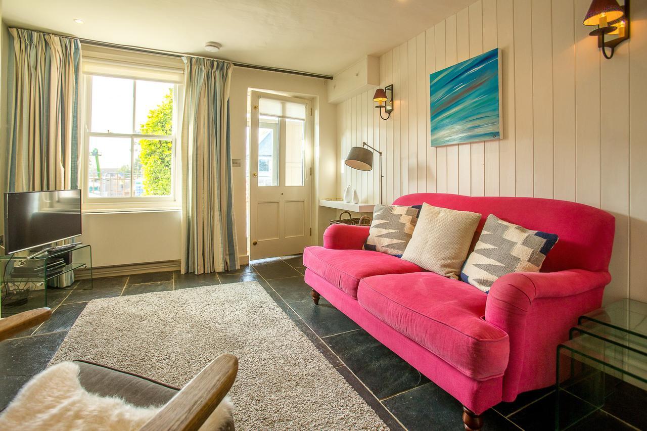 Nutshell Holiday home *